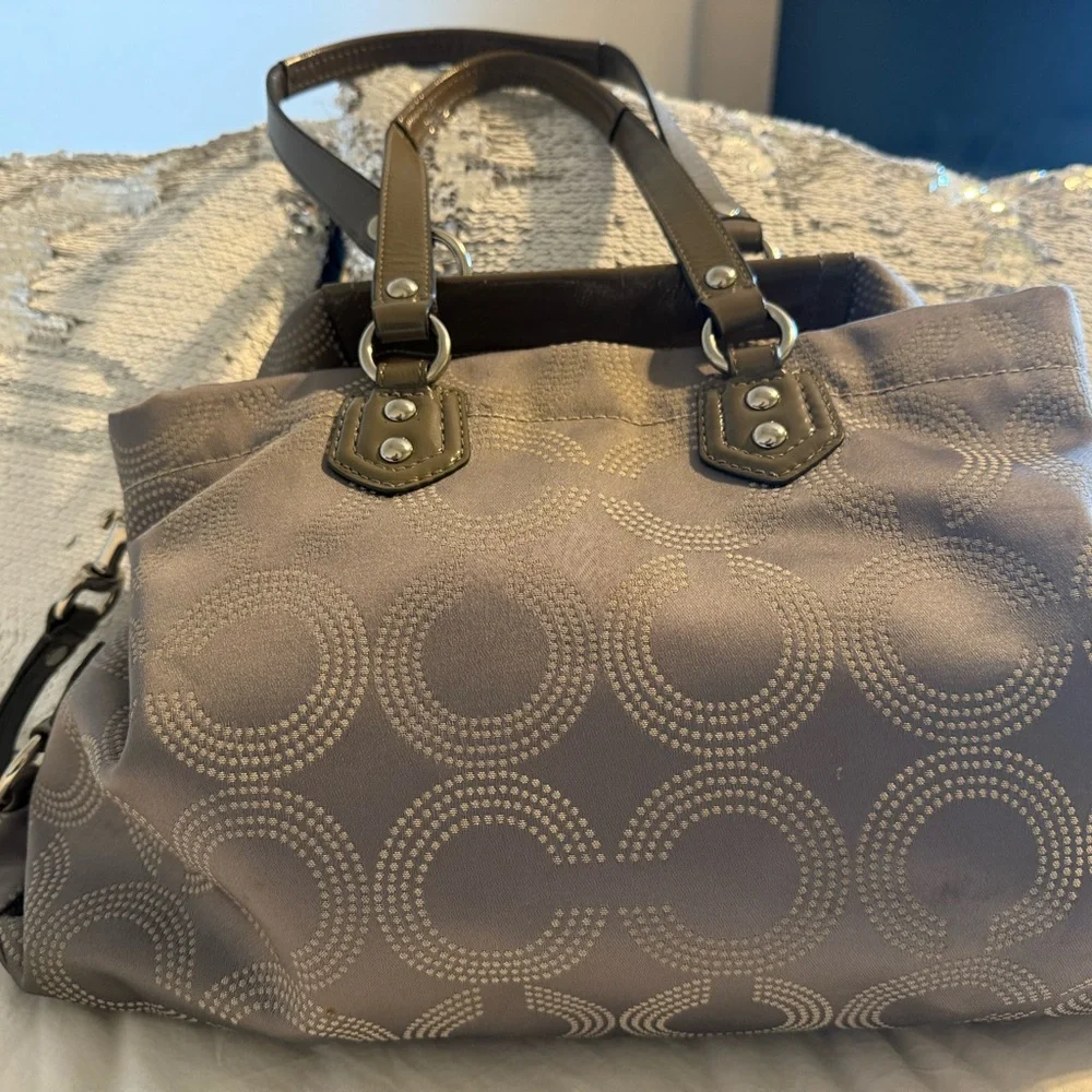 Gray coach purse - Picture 4 of 11